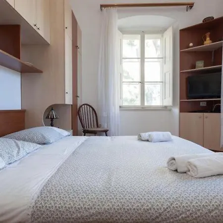아파트 Iveta - Two-bedroom With Terrace And Sea View Nik A *