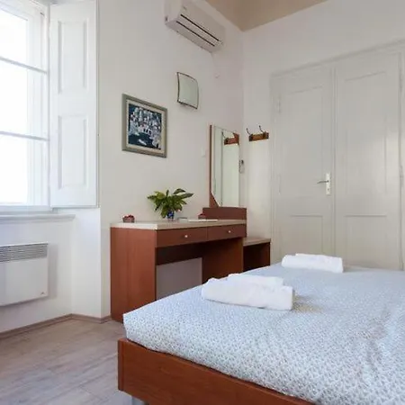 Iveta - Two-bedroom With Terrace And Sea View Nik A 아파트 두브로브니크