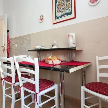 Iveta - Two-bedroom With Terrace And Sea View Nik A 아파트